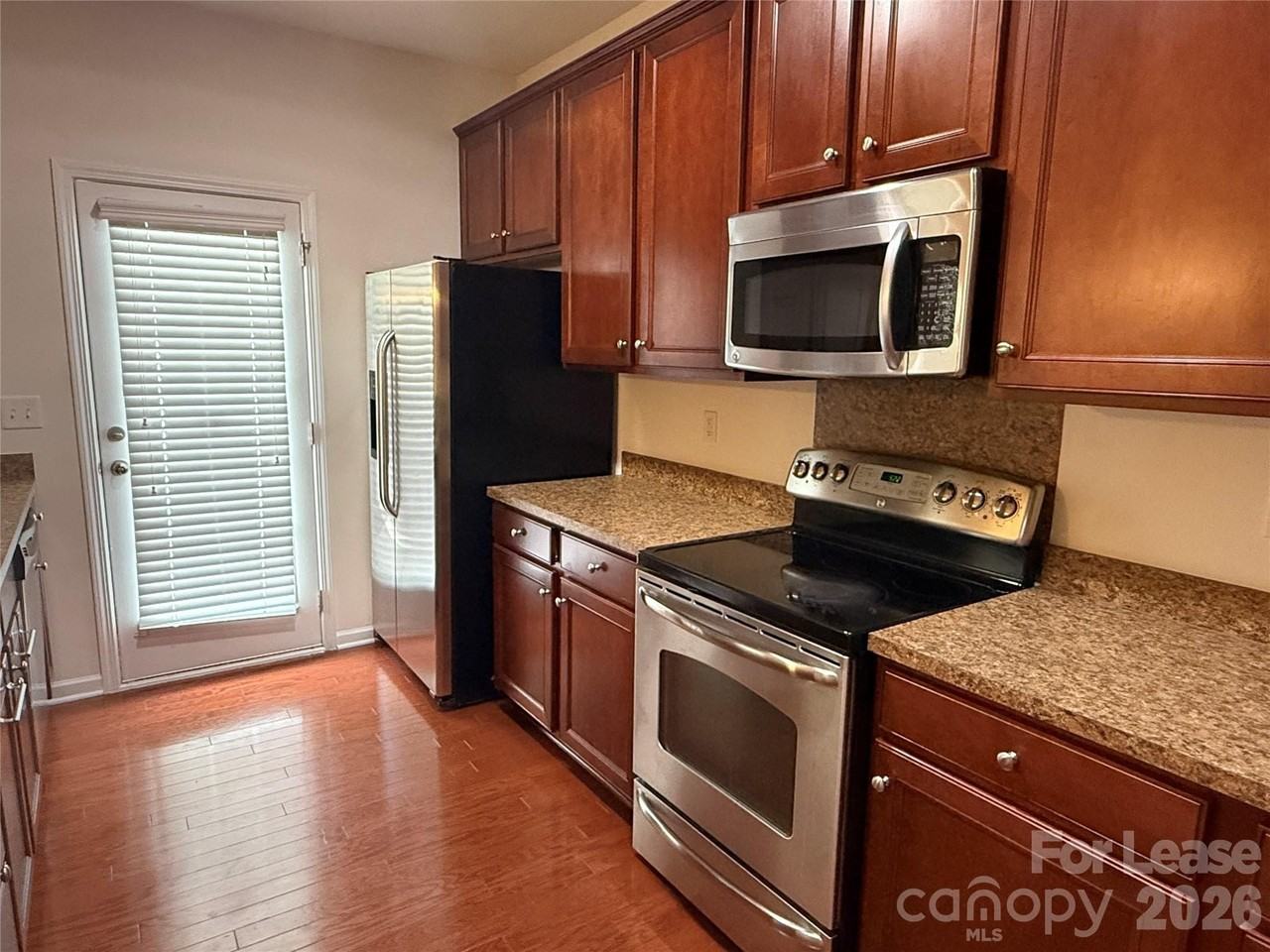 13138 Erwin Rd - Photo 4 of 20