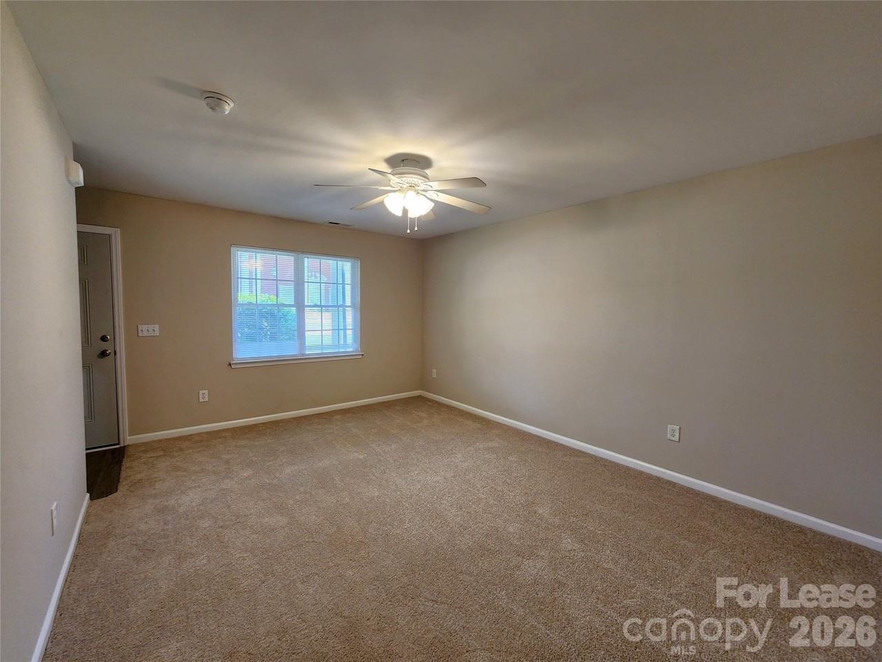 2504 S Ridge Ave - Photo 3 of 14