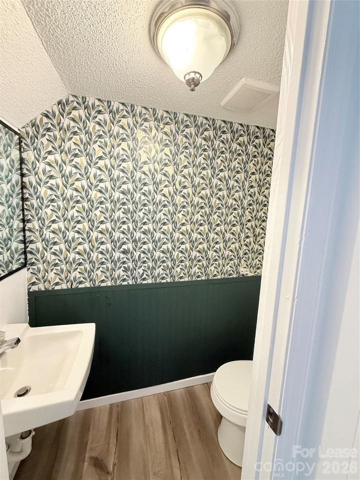 120 Ethel Dr #7 - Photo 3 of 8