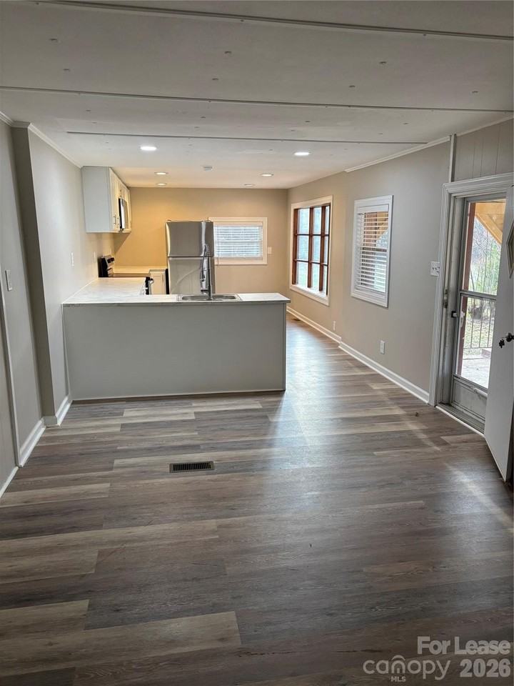 242 John C Rd - Photo 4 of 29