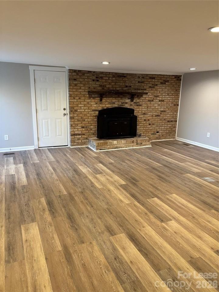 242 John C Rd - Photo 5 of 29