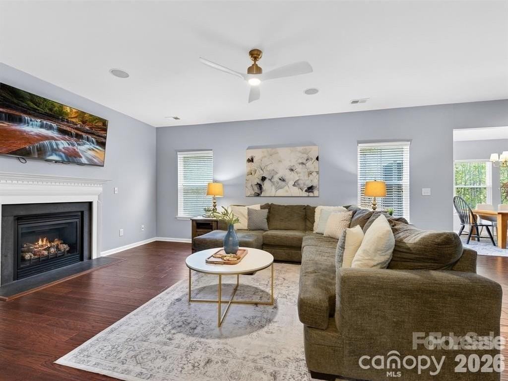 3020 Fallondale Rd - Photo 2 of 7