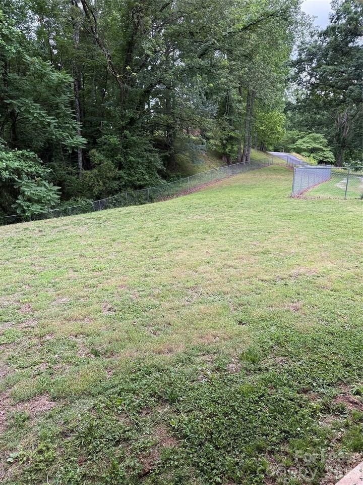150 Cowan Ln - Photo 3 of 23