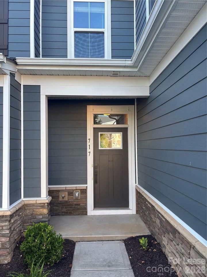717 Hazel Way - Photo 2 of 32