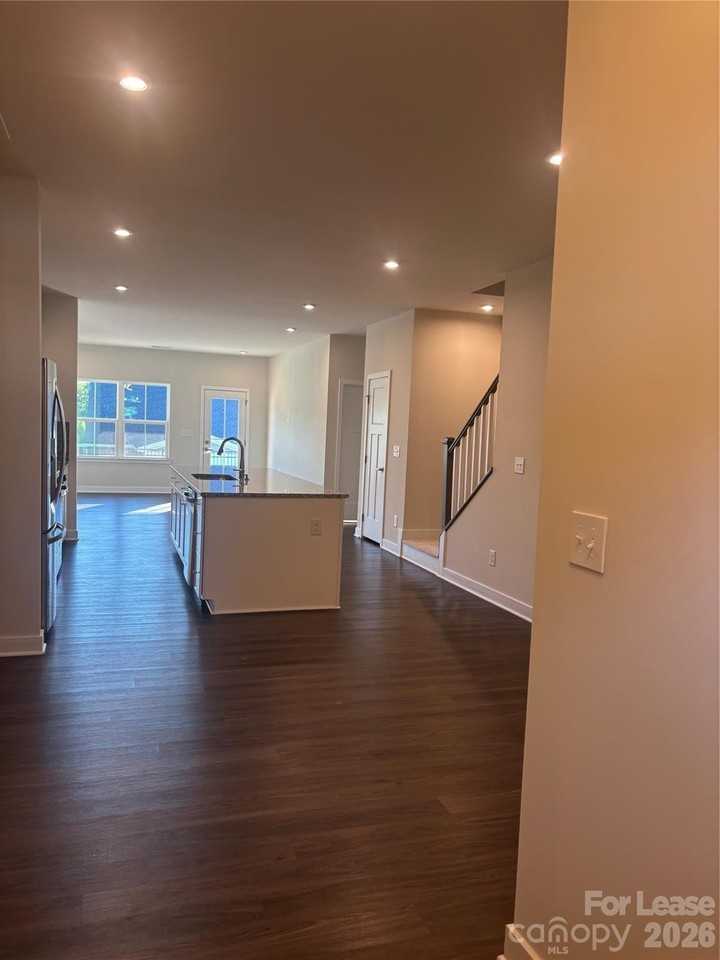 717 Hazel Way - Photo 4 of 32