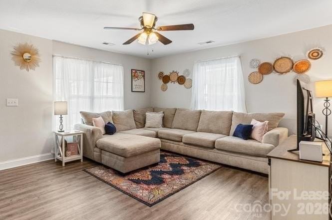 320 Tennessee Ave - Photo 2 of 15