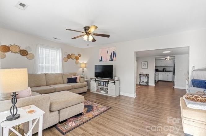 320 Tennessee Ave - Photo 3 of 15