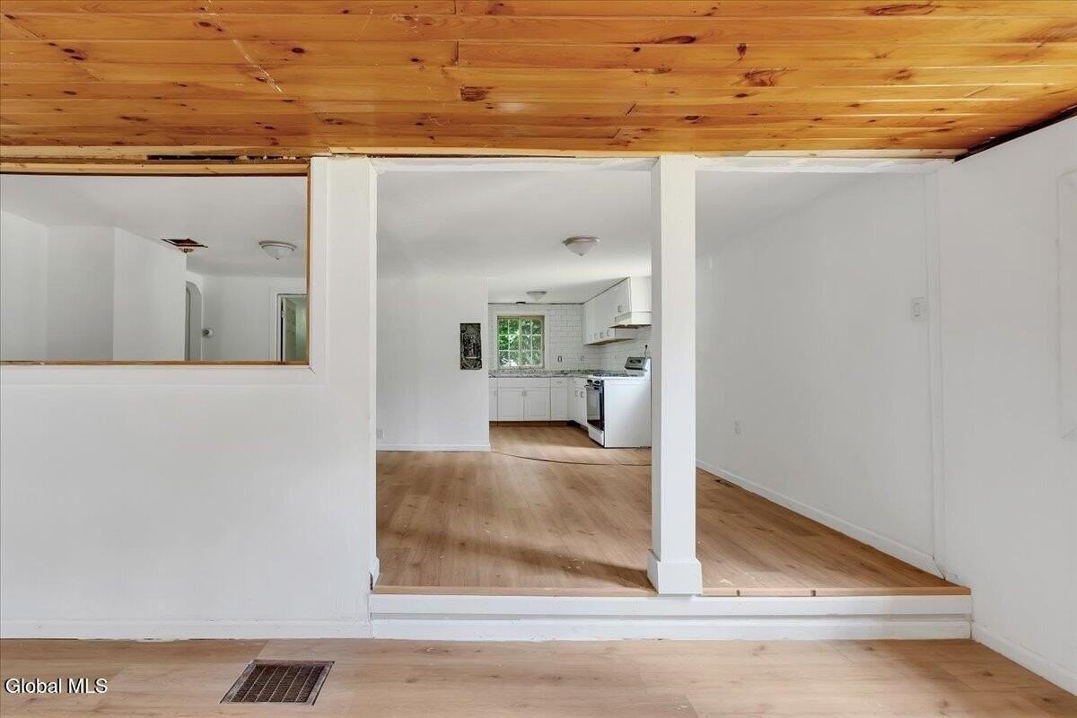 7 Clearwater St - Photo 5 of 24