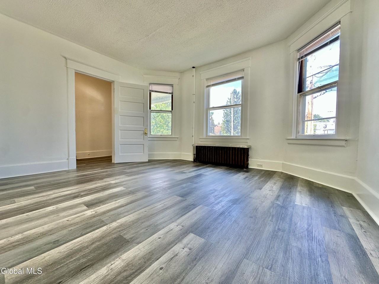 1346 Stanford St #1 - Photo 5 of 22