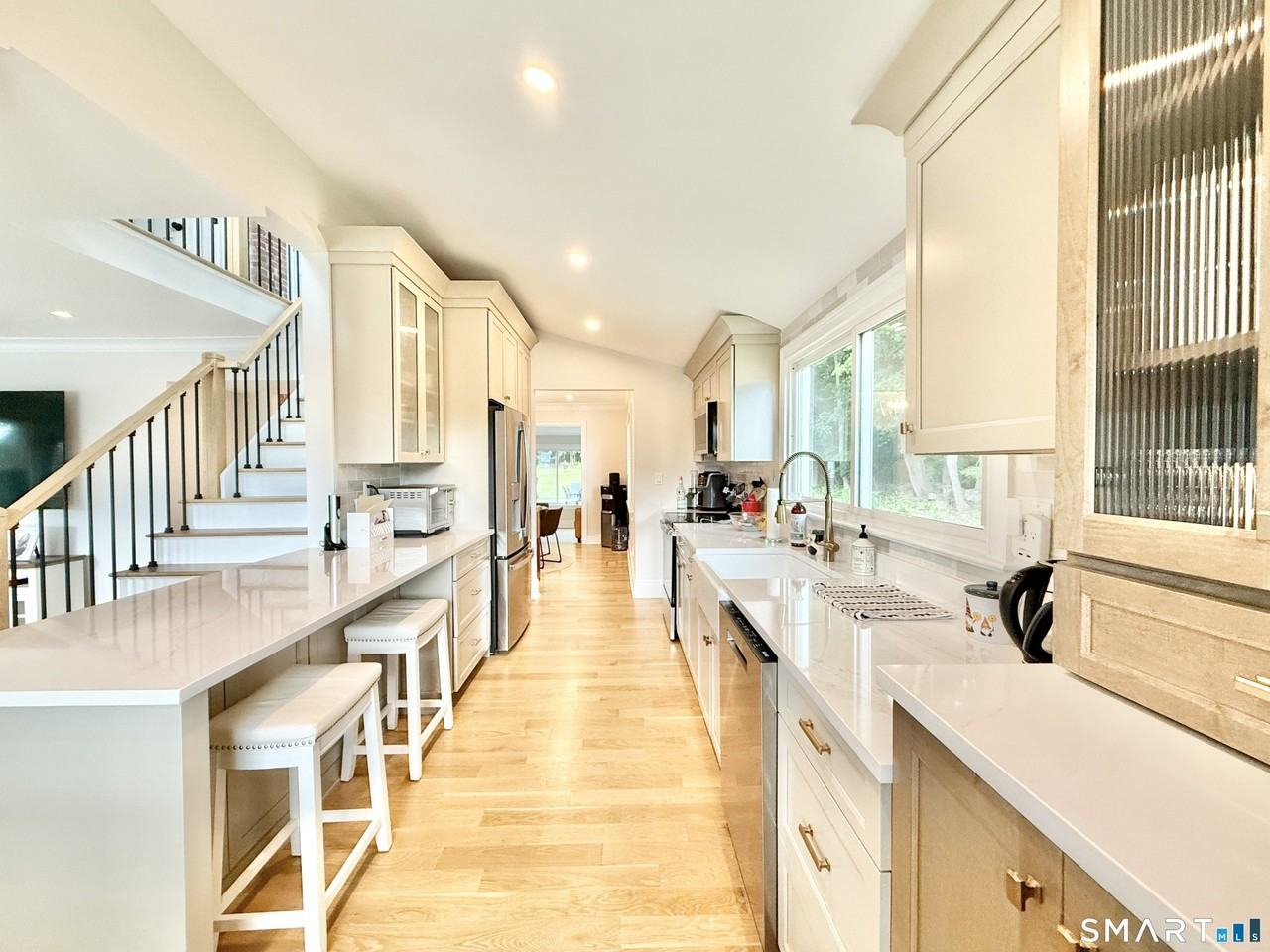 225 Hoyt St - Photo 2 of 28