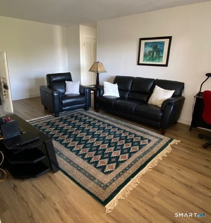 6 Canterbury Ct #6 - Photo 2 of 11