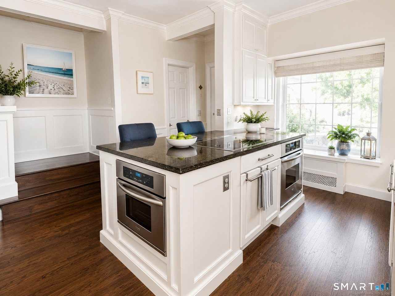 94 Southfield Ave #H2 - Photo 4 of 25