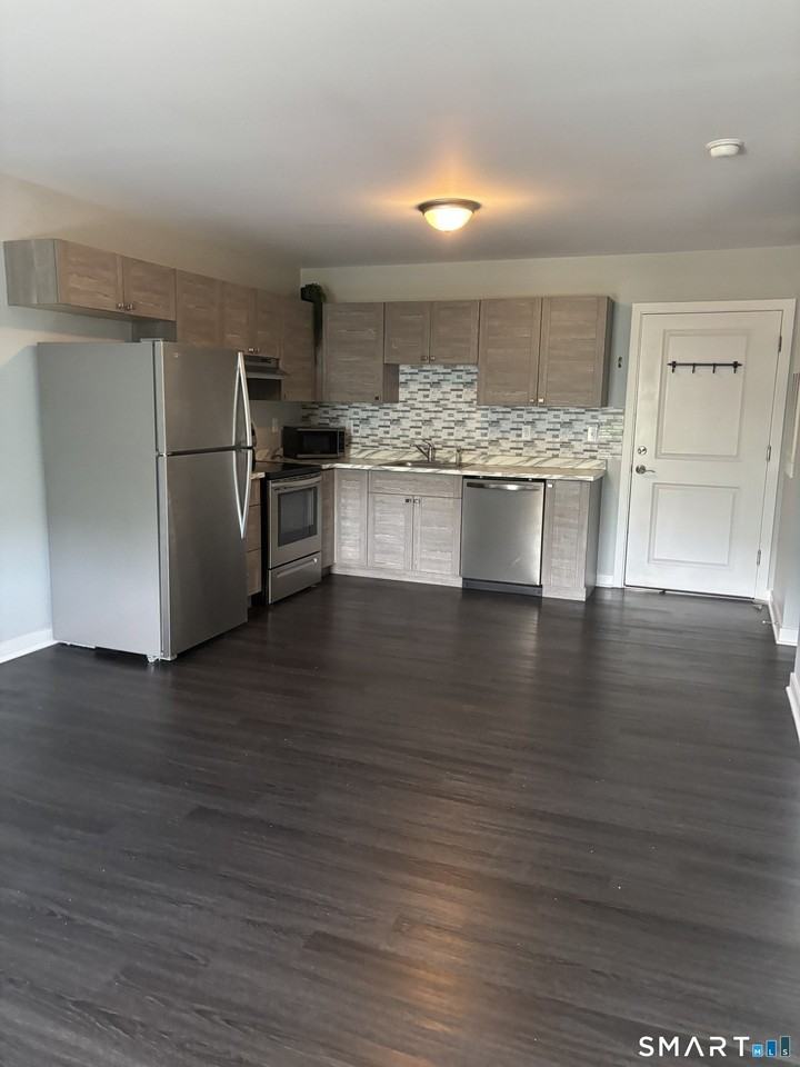 49 Taylor Ave - Photo 3 of 13