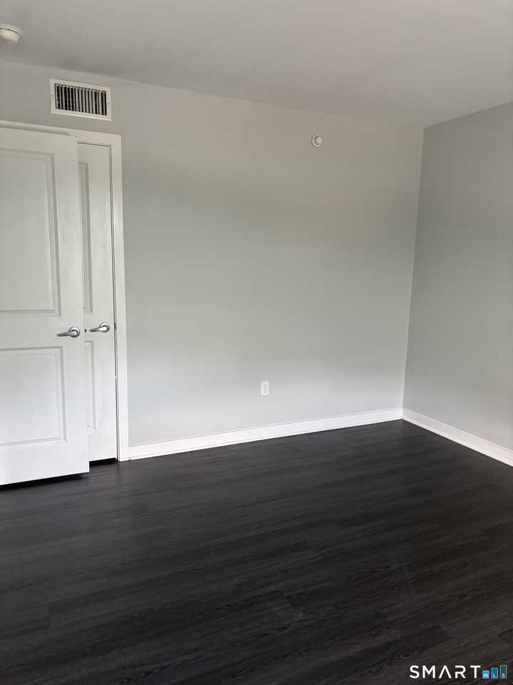 49 Taylor Ave - Photo 7 of 13