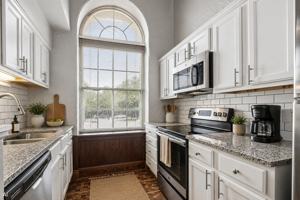 featured image of 115 W Monument Ave