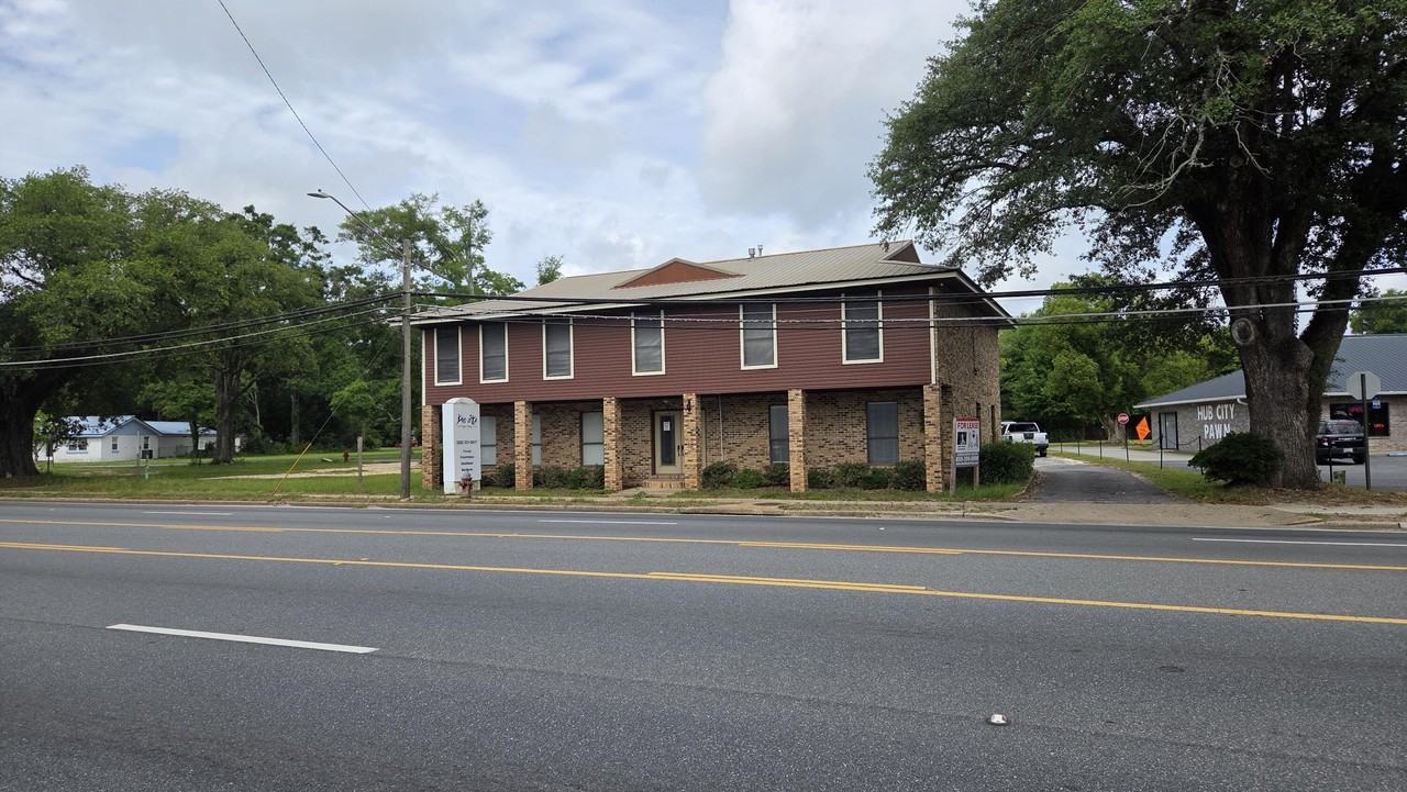 638 N Ferdon Blvd #2ndFL