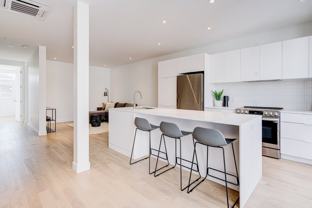1391 Av Laurier E - Photo 1 of 1