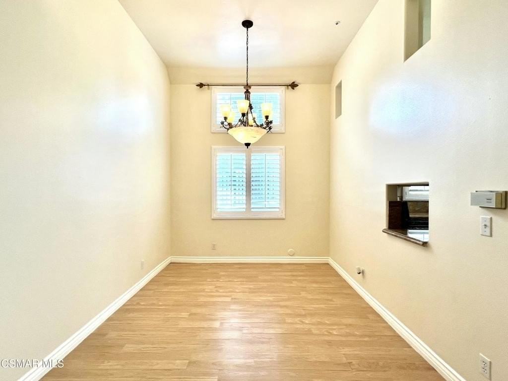 255 N Skyline Dr - Photo 6 of 26