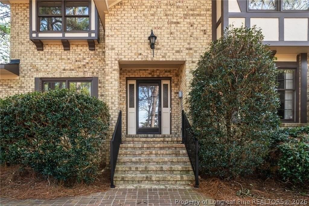 6821 Thames Dr - Photo 3 of 43