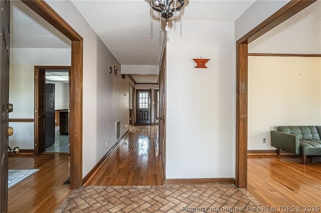 6821 Thames Dr - Photo 4 of 43