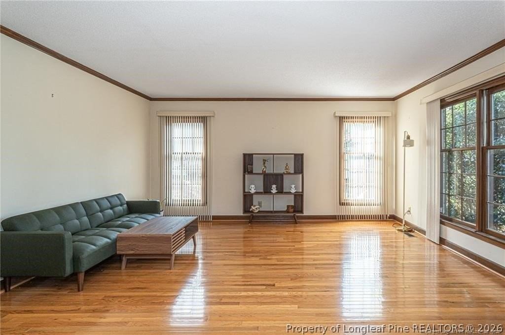 6821 Thames Dr - Photo 6 of 43