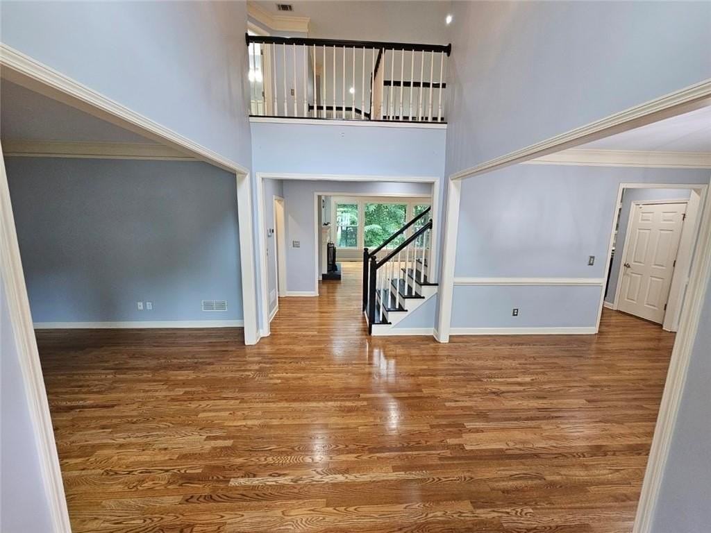430 Eastbourne Way - Photo 6 of 44