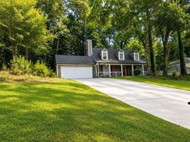 featured image of 135 Barrington Dr E