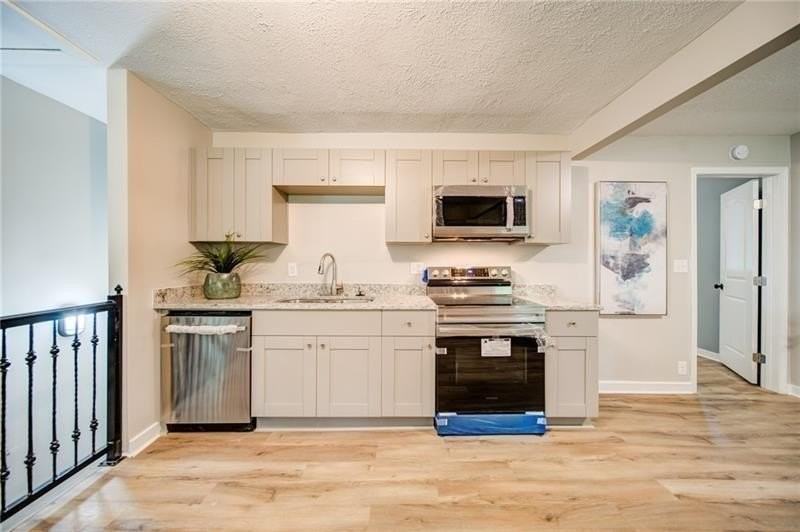 2951 Haralson Rd - Photo 6 of 25