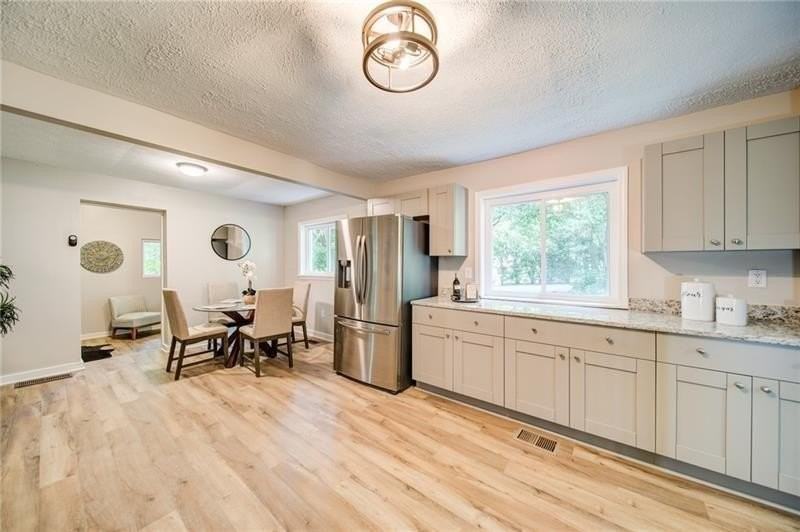 2951 Haralson Rd - Photo 7 of 25