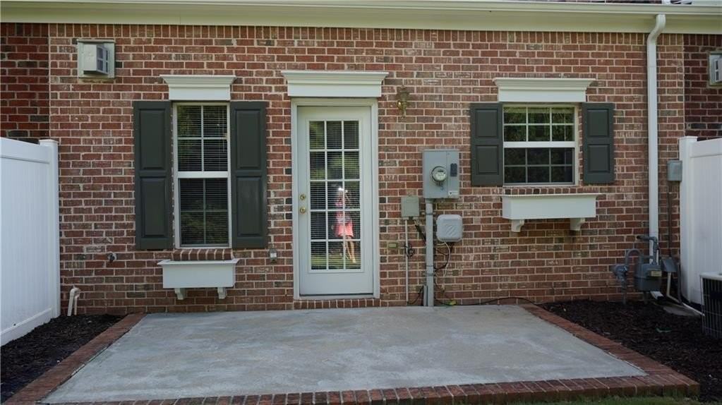 5682 Lawley Dr - Photo 3 of 3