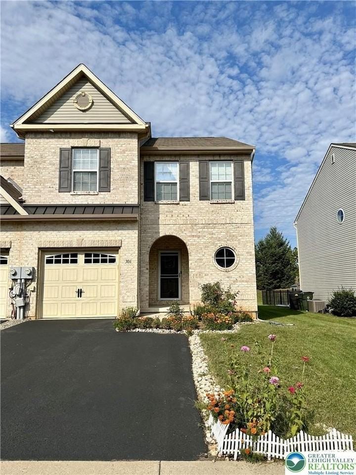 306 Milkweed Dr