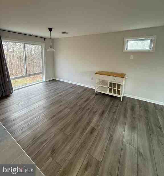 874 Oakdale Dr - Photo 3 of 19
