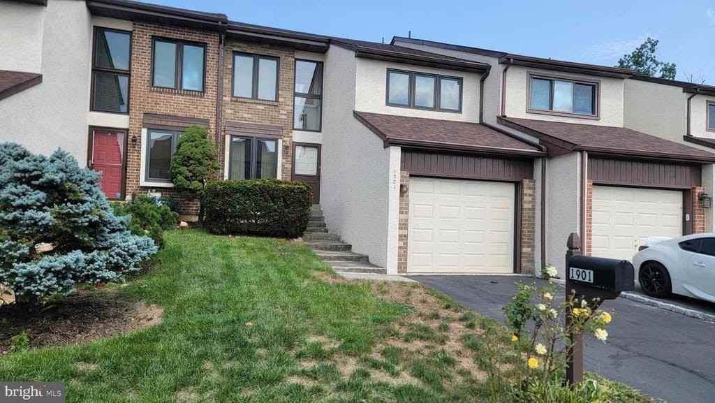 1901 Monroe Ln - Photo 3 of 22