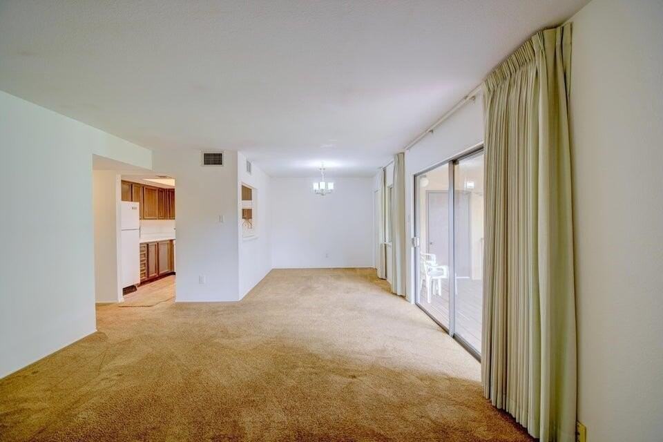 931 Country Club Dr Se #J - Photo 3 of 15