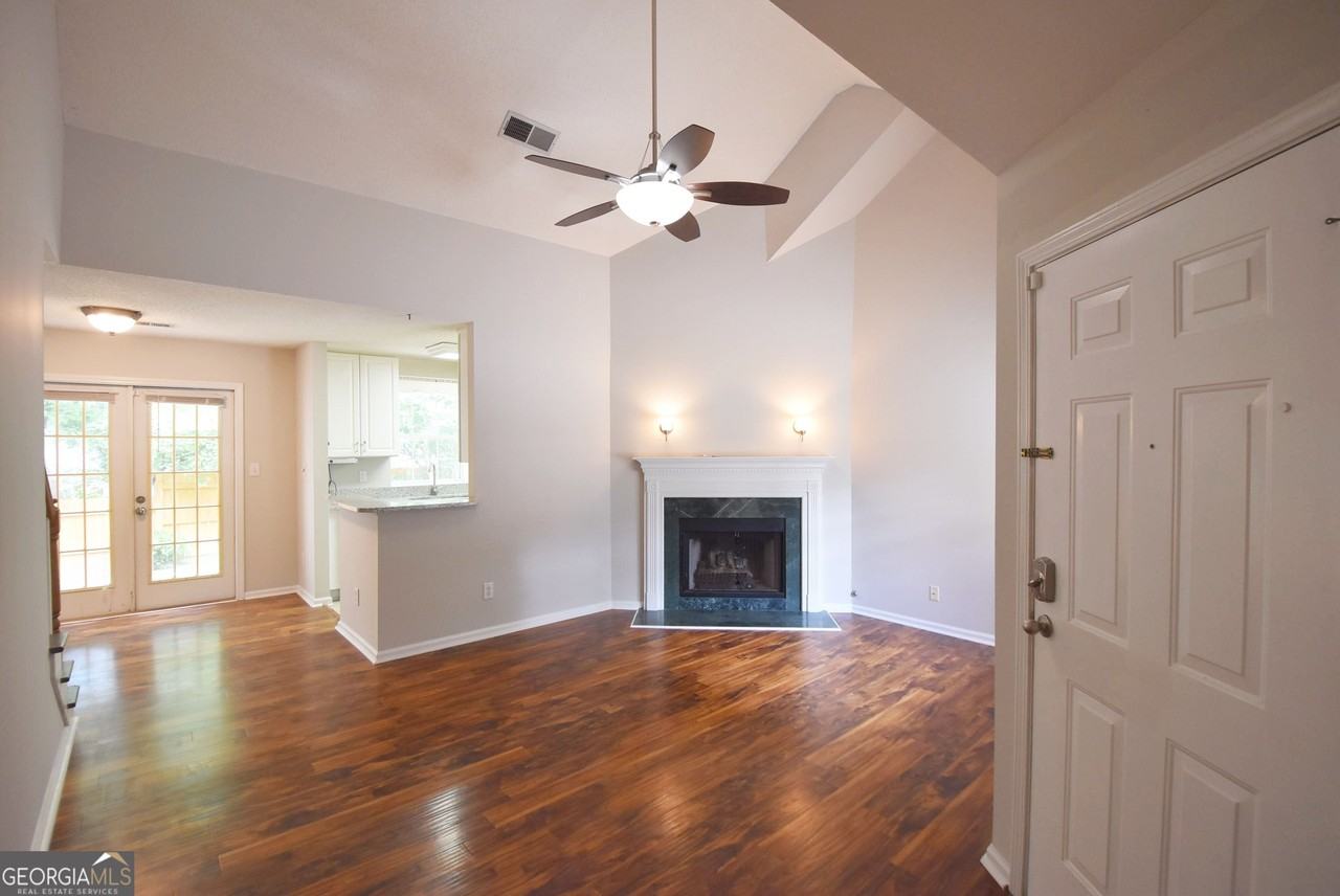 115 S Fairfield Dr - Photo 2 of 40