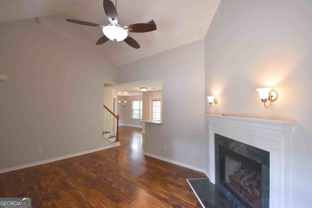 115 S Fairfield Dr - Photo 3 of 40