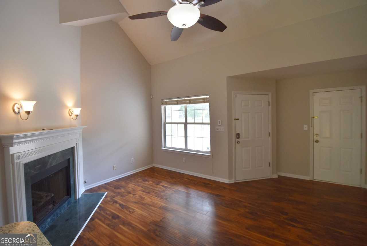 115 S Fairfield Dr - Photo 4 of 40
