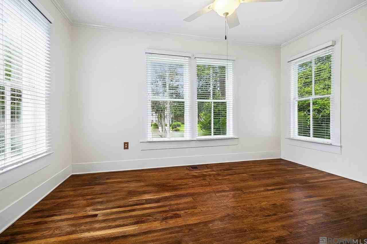 1909 Cedardale Ave - Photo 3 of 11