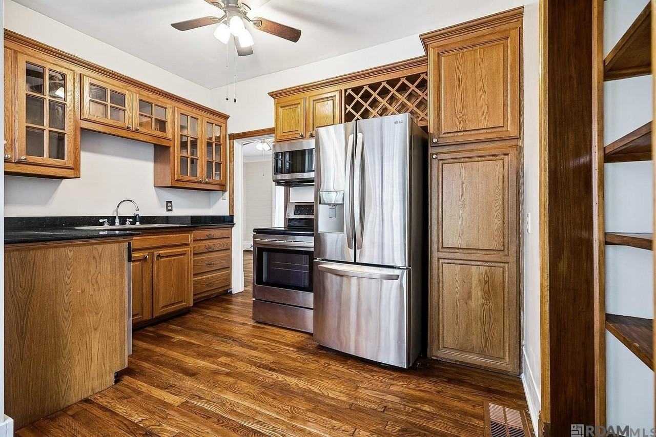 1909 Cedardale Ave - Photo 4 of 11