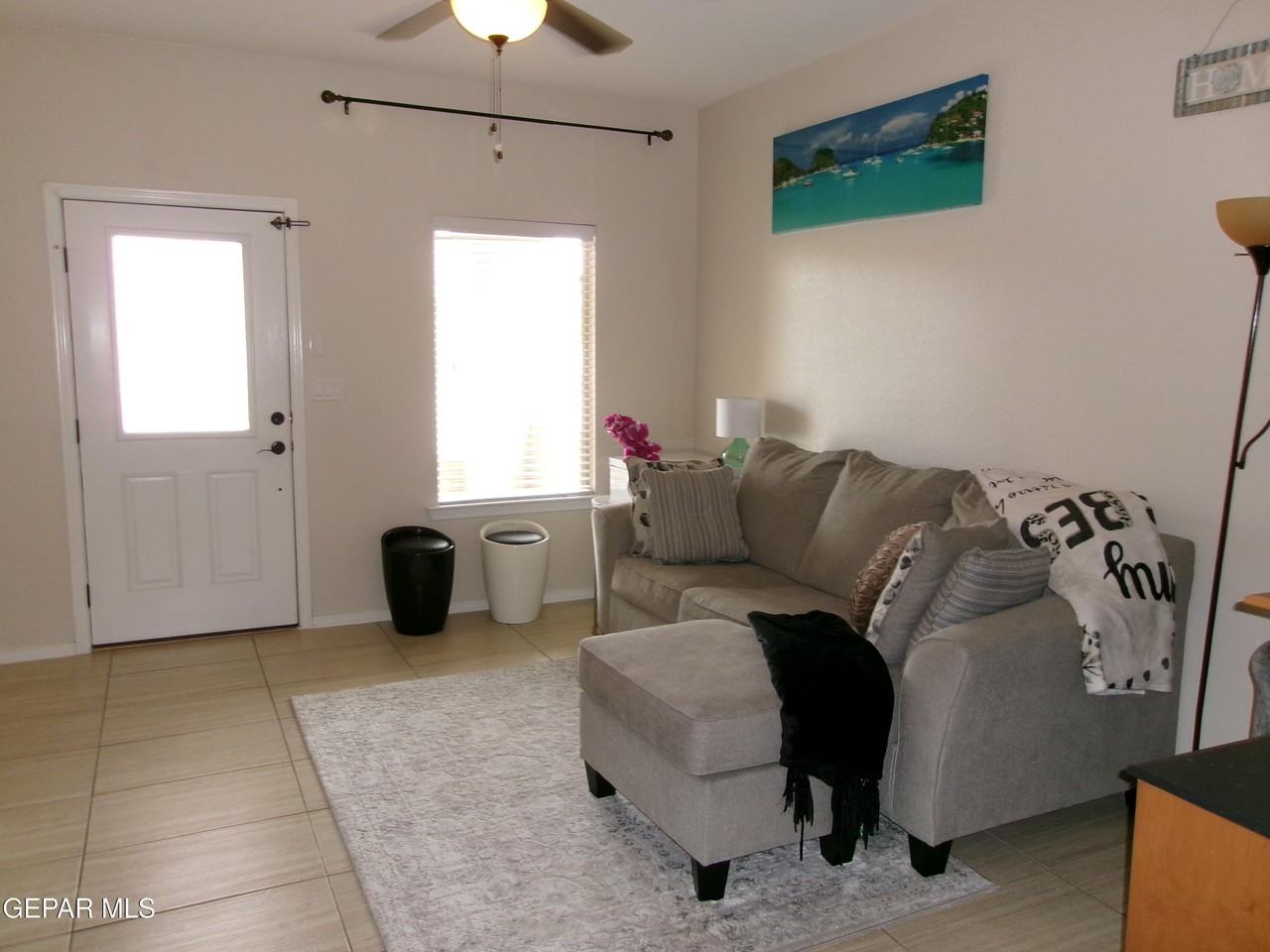 824 Caterick St - Photo 4 of 29