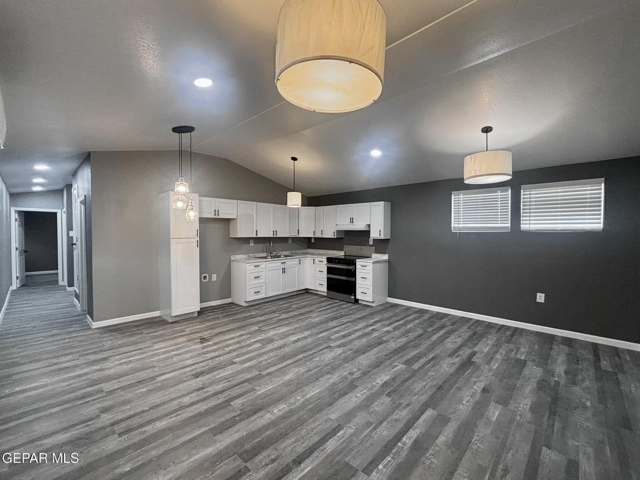8335 Roseway Dr #2 - Photo 3 of 9