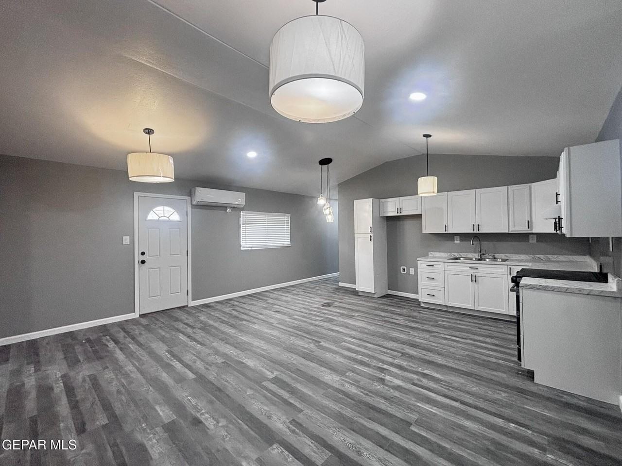 8335 Roseway Dr #2 - Photo 4 of 9