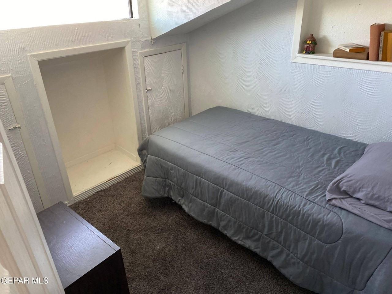 2415 Montana Ave - Photo 7 of 12
