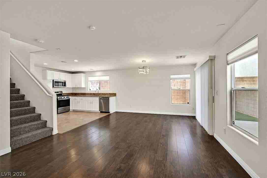 8755 Firecracker Ct - Photo 4 of 25