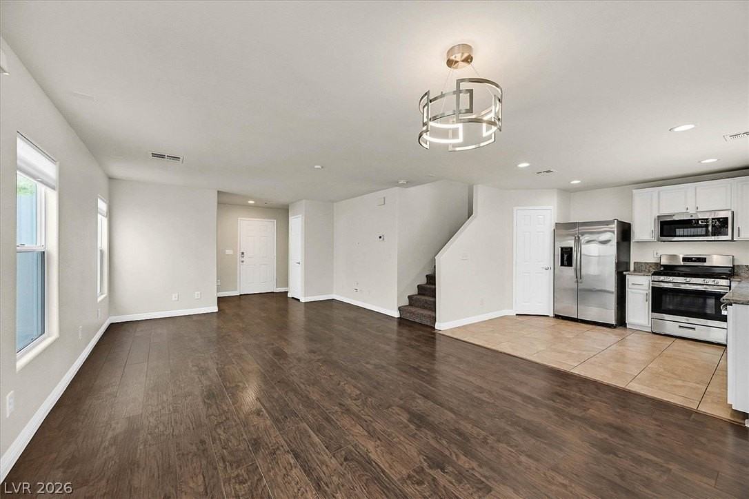 8755 Firecracker Ct - Photo 5 of 25