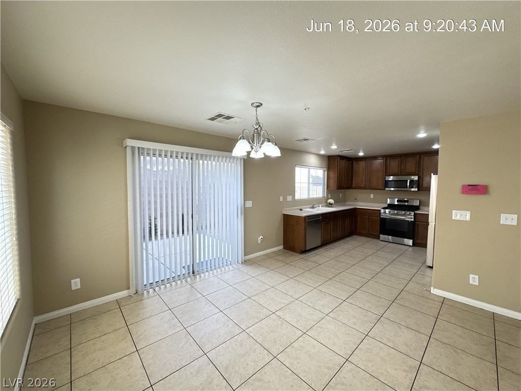 637 Lucky Pine St - Photo 5 of 50