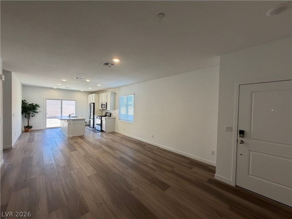 135 Chloe Chase Ave - Photo 2 of 18