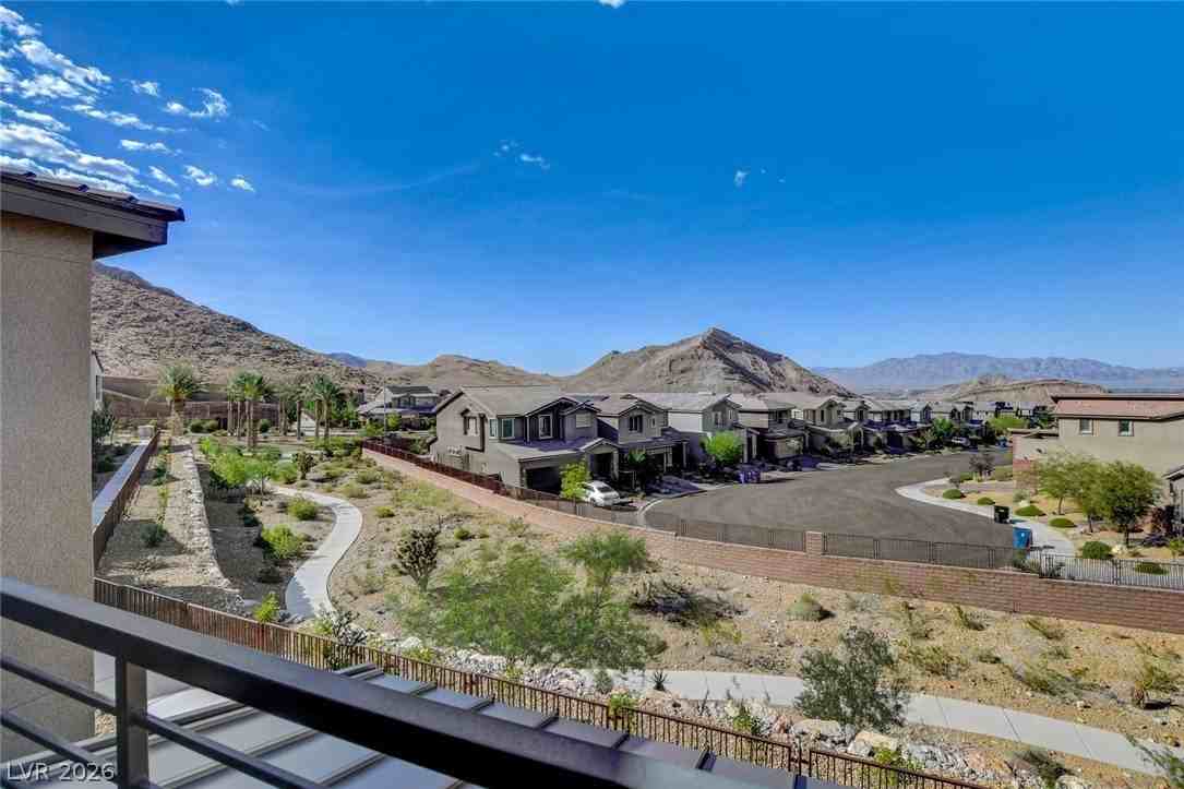 11458 Contour Ave - Photo 3 of 22