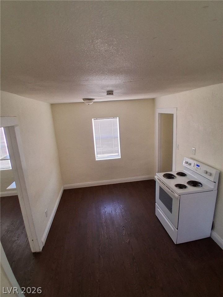 413 W Van Buren Ave #8 - Photo 3 of 16