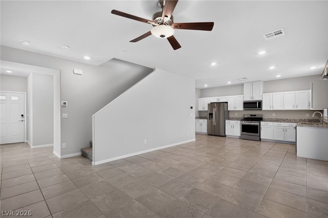 371 Scarlet Pine Ct - Photo 2 of 19